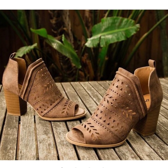 Spring Booties - Picture 2 of 3